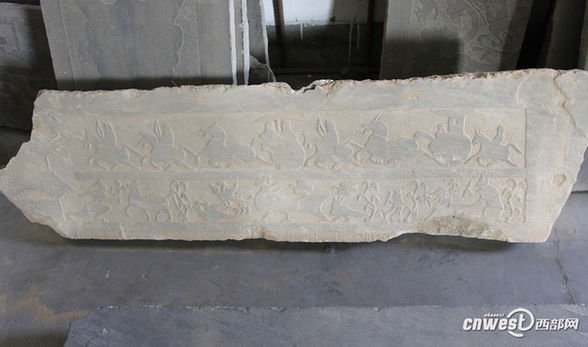 绥德一汉代古墓遭施工破坏 出土三块东汉画像石