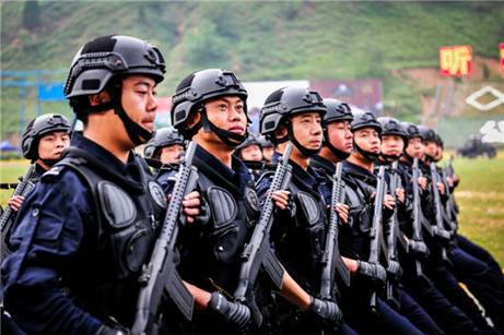 陕西省公安厅举行公安特警反恐处突跨区域拉动演练
