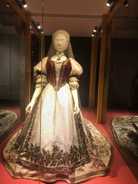 “茜茜公主”在陕西历史博物馆 152件展品再现绝美皇后的传奇一生