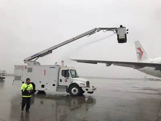 东航技术公司西北分公司开展首场降雪保障工作